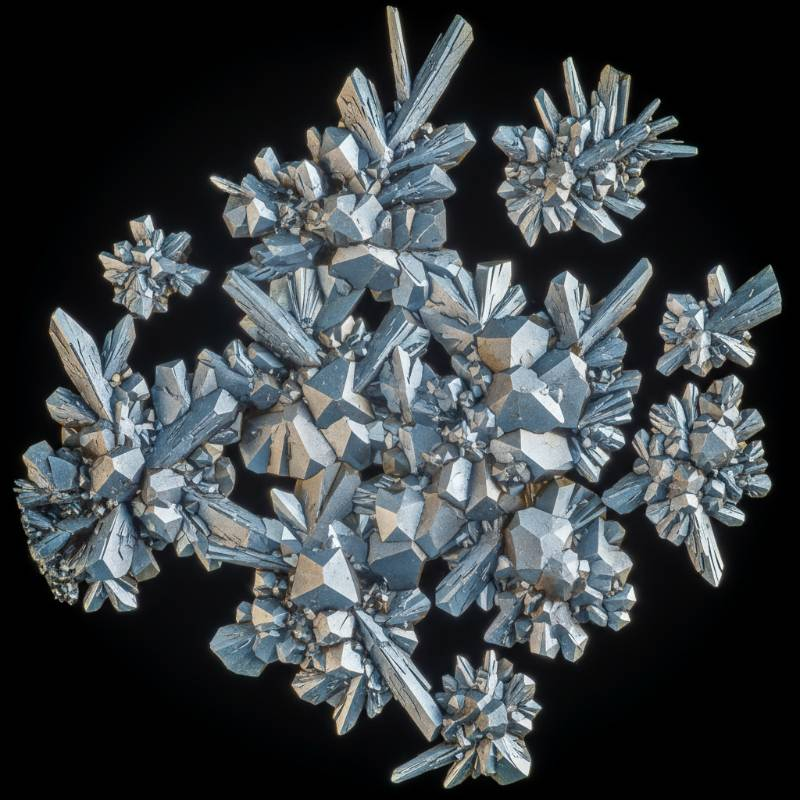 Titanium hydride crystals microscopic view